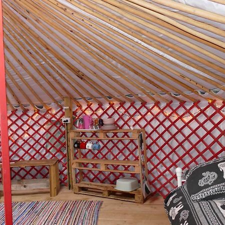 Hôtel Alder Yurt Wych Elm Glamping à Helston Extérieur photo