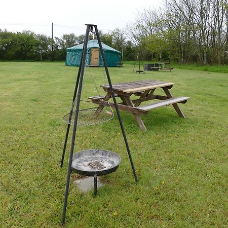 Hôtel Alder Yurt Wych Elm Glamping à Helston Extérieur photo