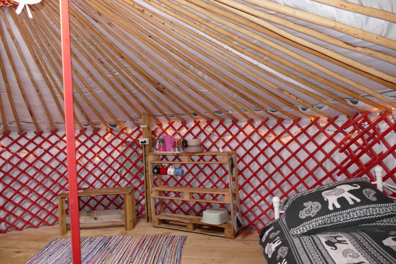 Hôtel Alder Yurt Wych Elm Glamping à Helston Extérieur photo