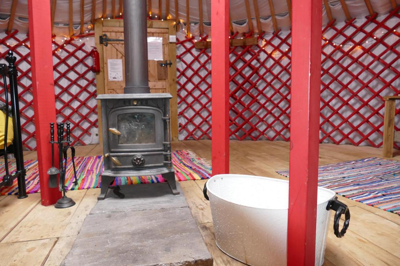 Hôtel Alder Yurt Wych Elm Glamping à Helston Extérieur photo