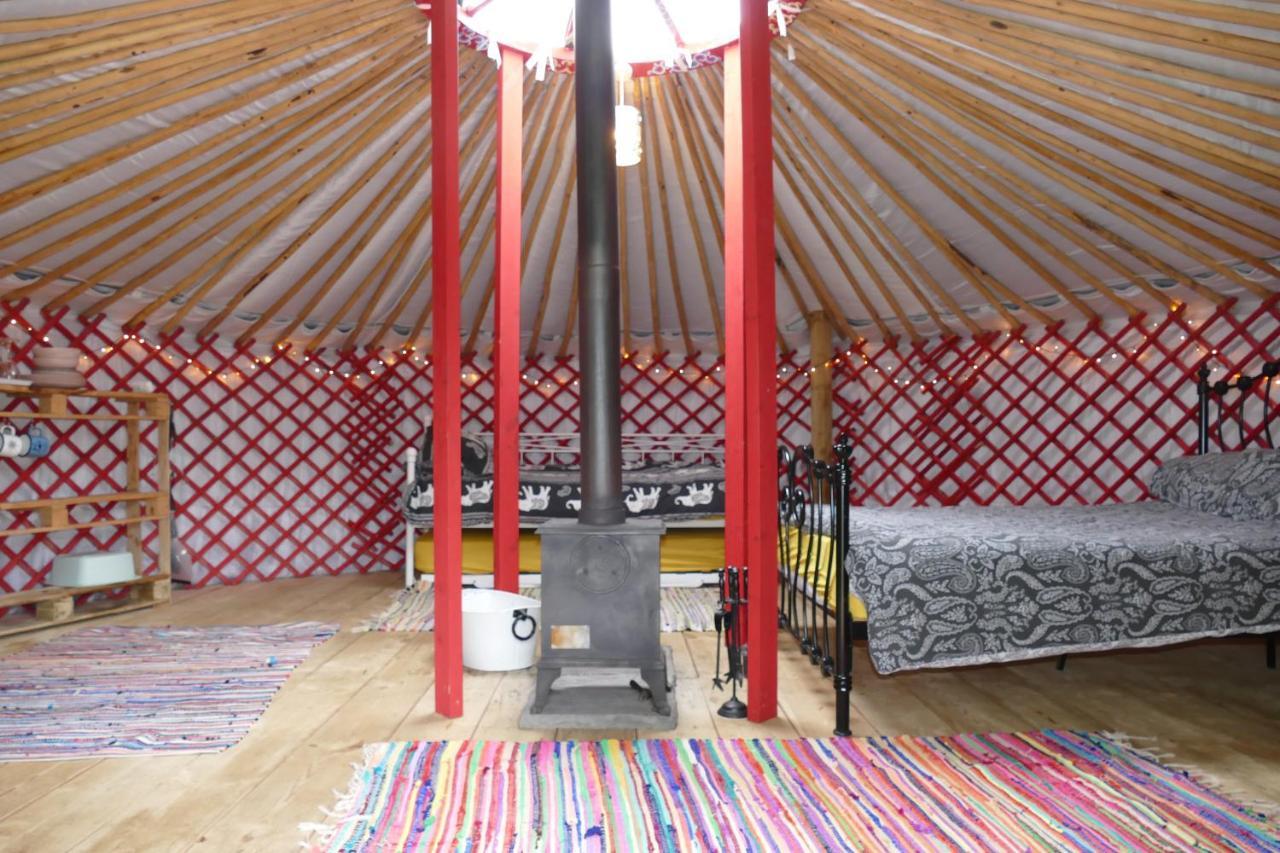 Hôtel Alder Yurt Wych Elm Glamping à Helston Extérieur photo